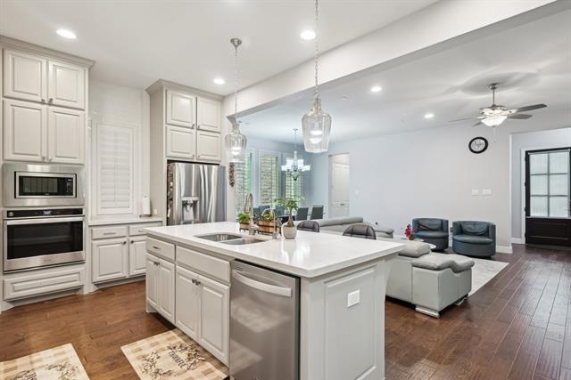 Building Photo - 6809 Royal View Dr