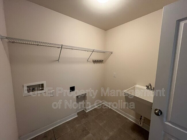 Building Photo - 5302 Tilley Manor Dr