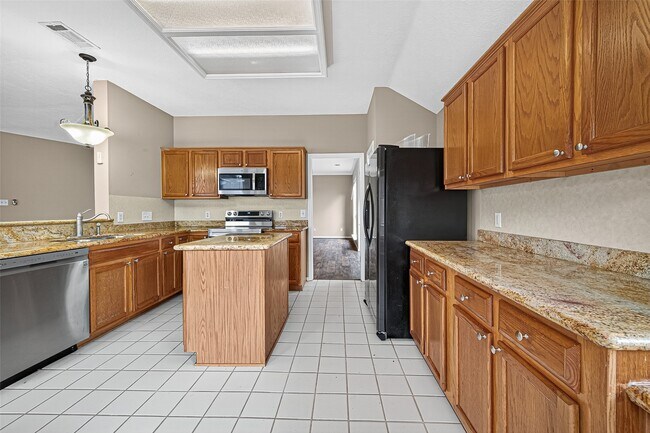 Building Photo - 2143 Mossy Trail Dr