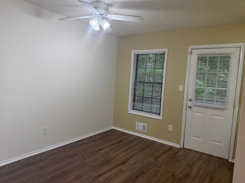 Building Photo - 3062 Destin Cir