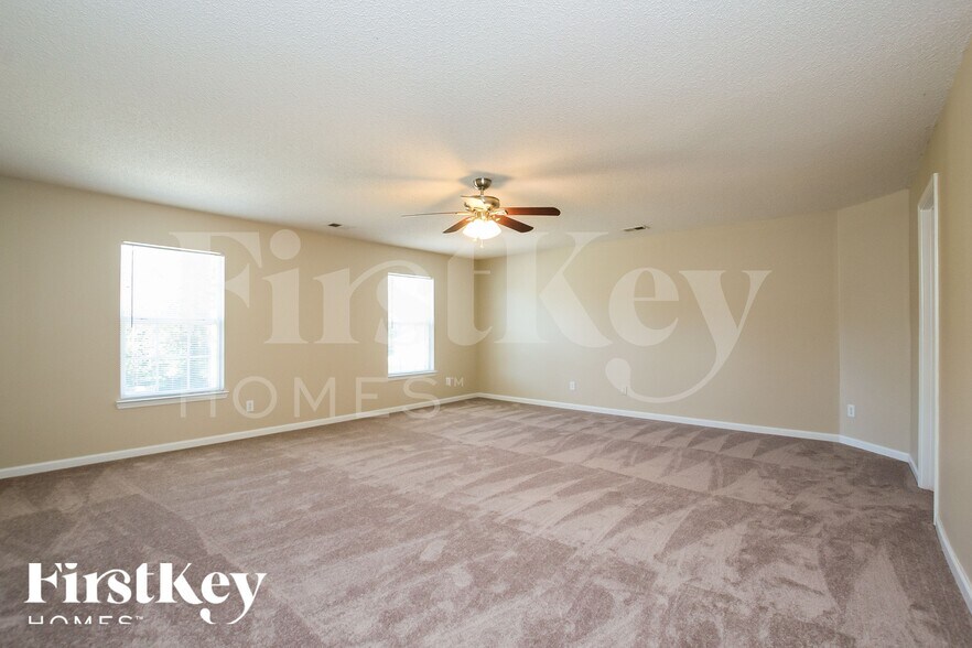 Building Photo - 3166 Redwood Run