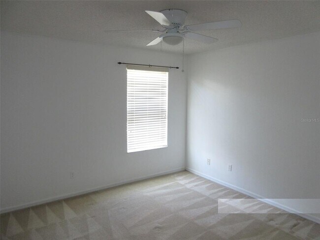 Building Photo - 926 Horseshoe Falls Dr