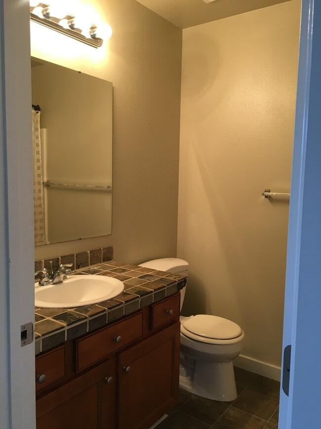 Building Photo - Perfect 4 bed 2.5 ba home in the desirable...