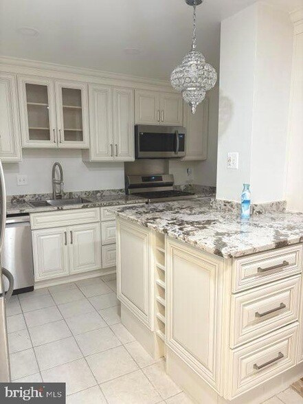 Building Photo - 4515 Willard Ave