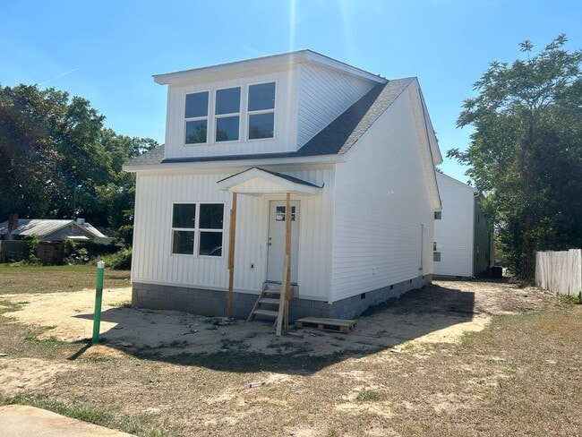 Building Photo - 1311 McDuffie Ave