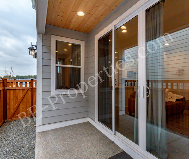 Building Photo - Lovely Tehaleh 3 bedroom