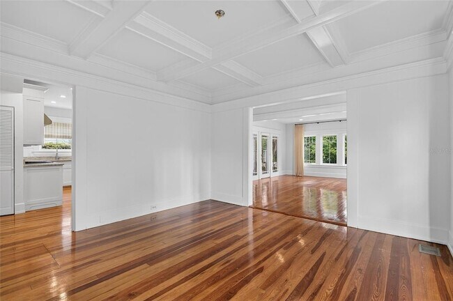 Building Photo - 3003 W Harbor View Ave