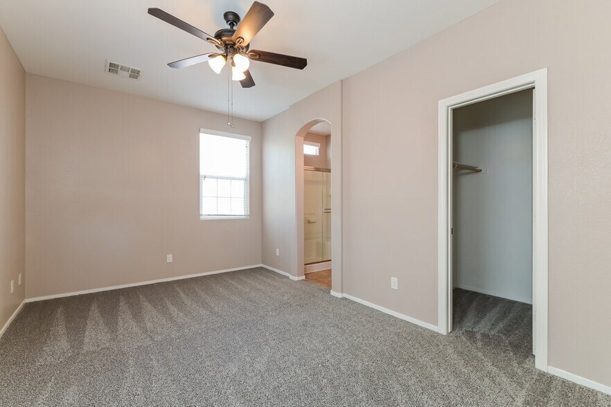 Building Photo - 967 Wembly Hills Pl