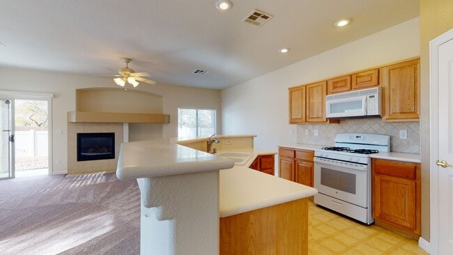 Building Photo - 2 Story Townhome located in Henderson