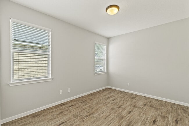 Building Photo - 521 Ironwood Forest Dr