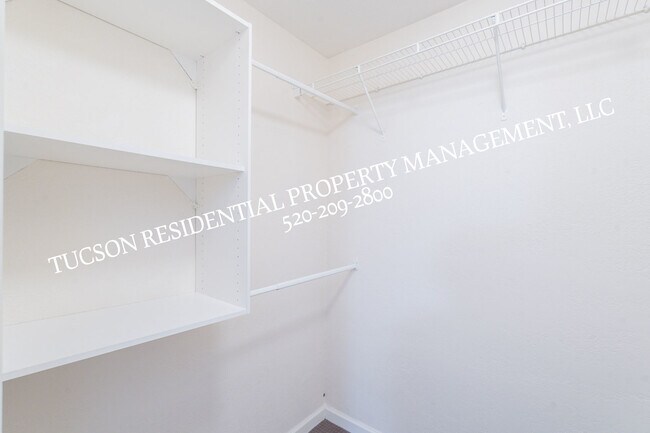 Building Photo - 6651 N Campbell Ave