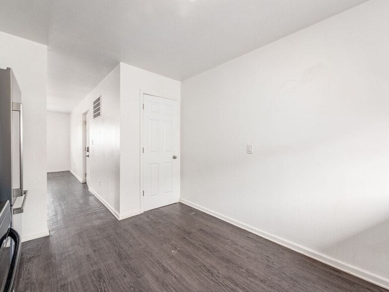 Building Photo - 940 Shoemaker Ave