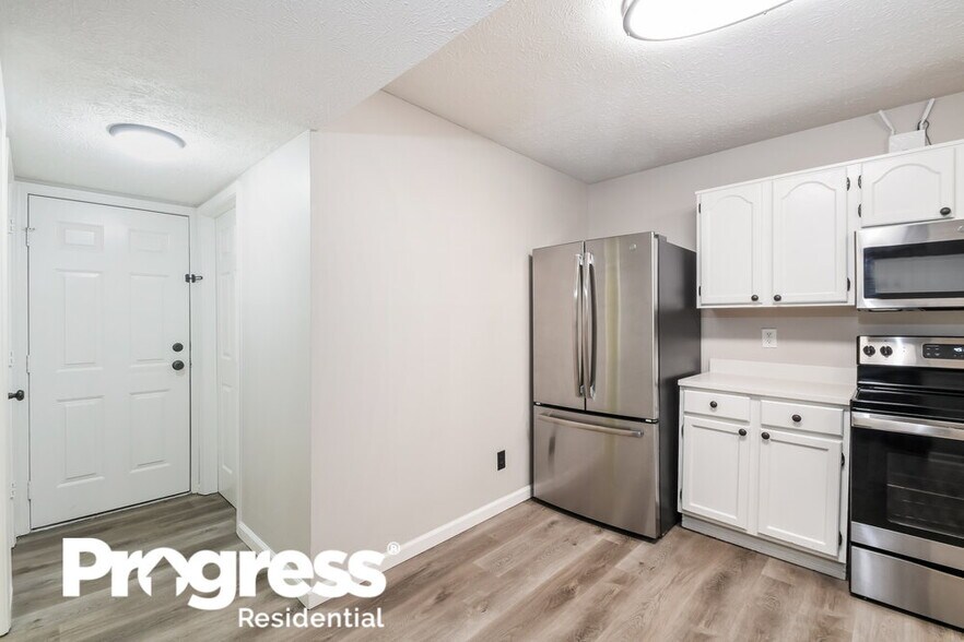 Building Photo - 2136 Walnut Meadow Ct