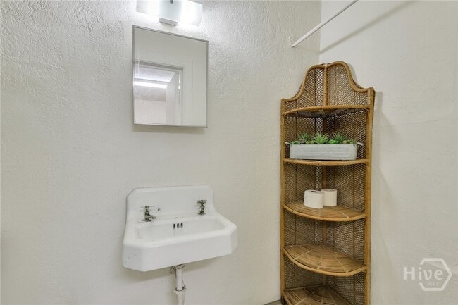 Building Photo - 5013 Ogeechee Rd