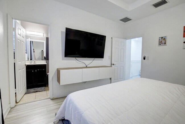 Building Photo - 15086 SW 115th St