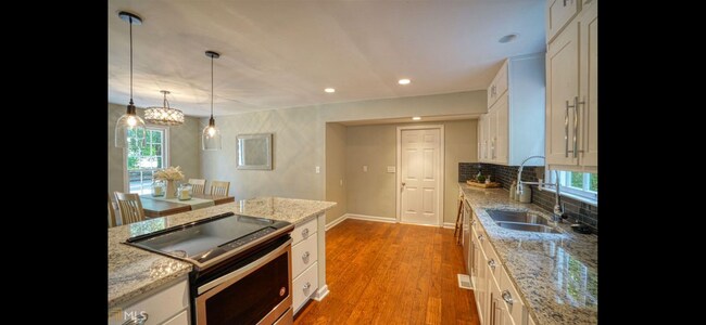 Building Photo - 4037 Coyte Dr