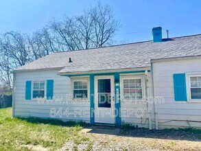 Building Photo - 1513 SE Riverside Dr