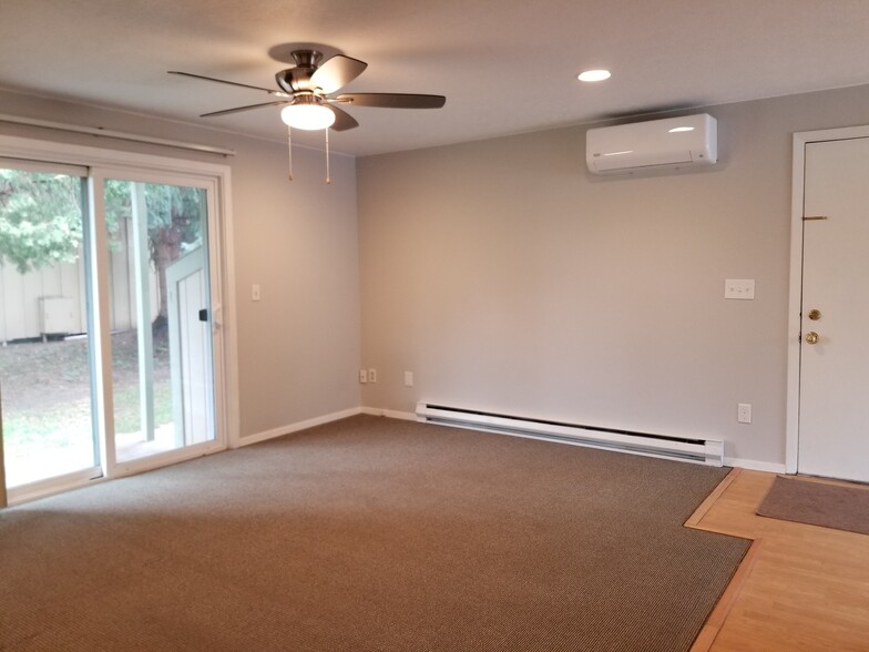 Building Photo - 1030 Davidson Dr