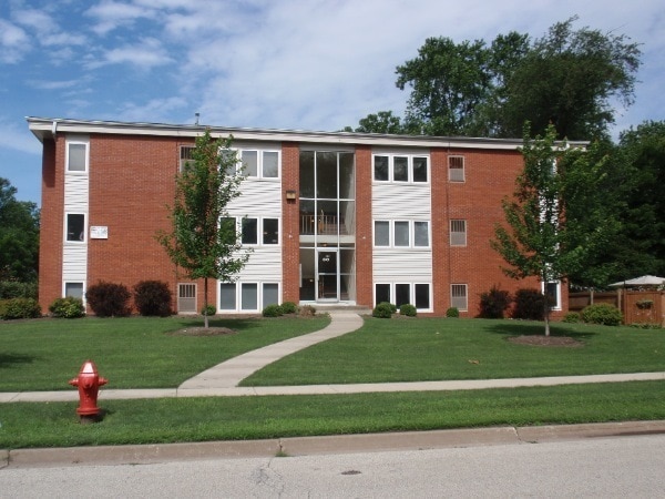 Building Photo - 807 N Fell Ave