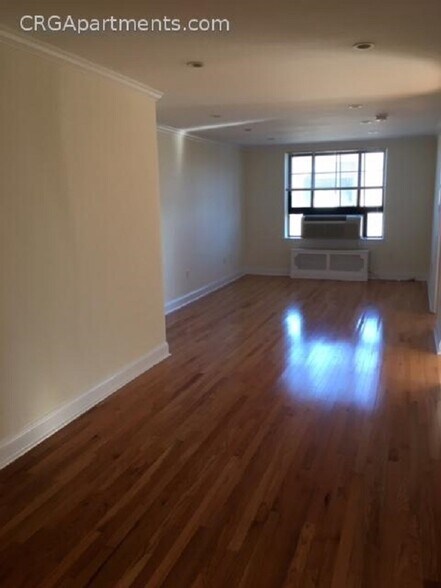 Building Photo - 64 Brattle St