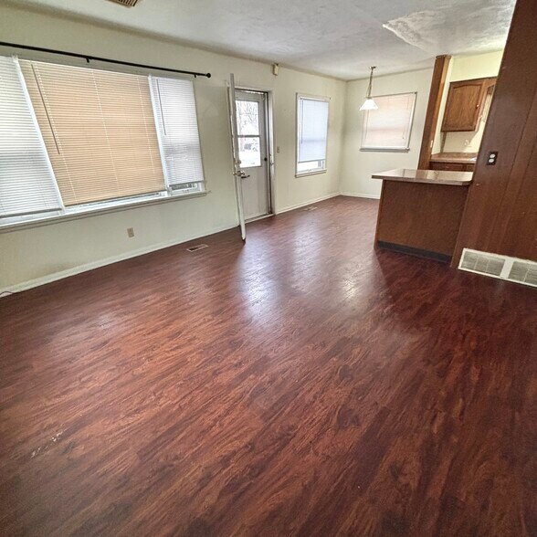 Building Photo - 6321 Cooper Rd