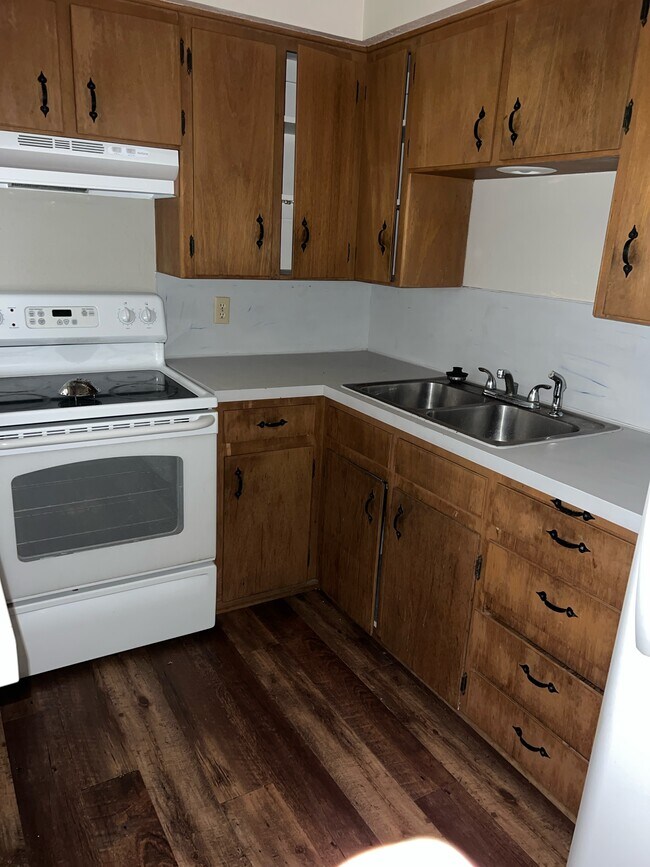 Building Photo - 3000 W Illinois Ave