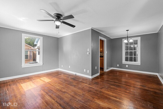 Building Photo - Home For Rent!