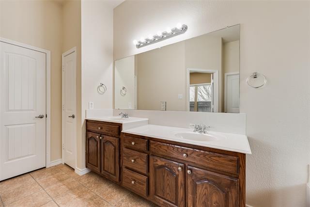 Building Photo - 12811 Greenhaven Dr