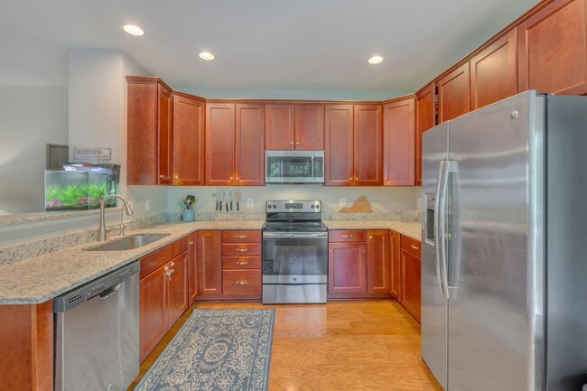 Building Photo - 151 Longwood Dr