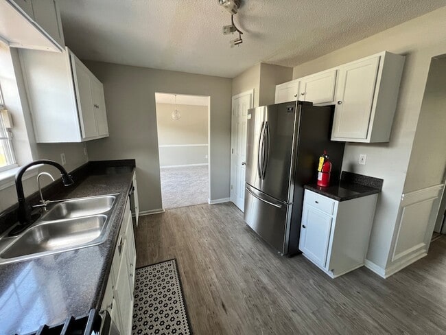 Building Photo - 448 Canoga Ct