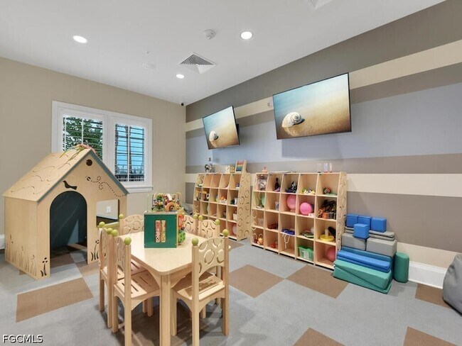 Building Photo - 14087 Winding Cedar Wy