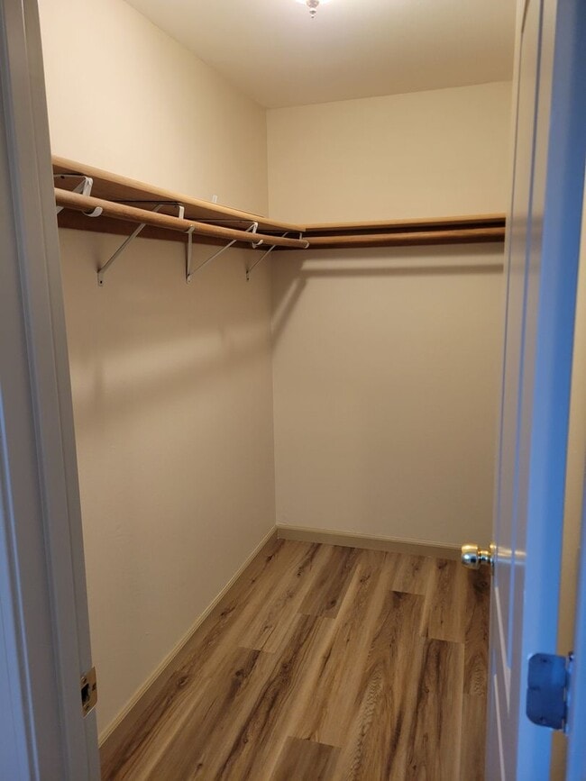 Building Photo - Updated House in NE Salem - Fenced Yard - Pet Friendly