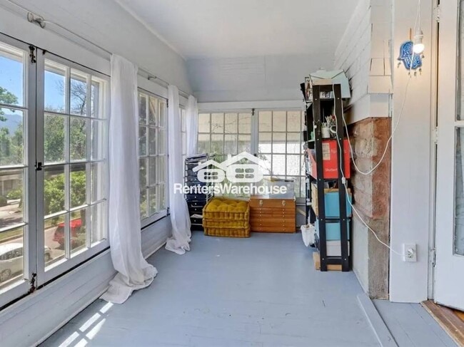 Building Photo - 824 E Kiowa St