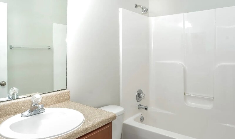 Building Photo - 116 NW Wittington Ln