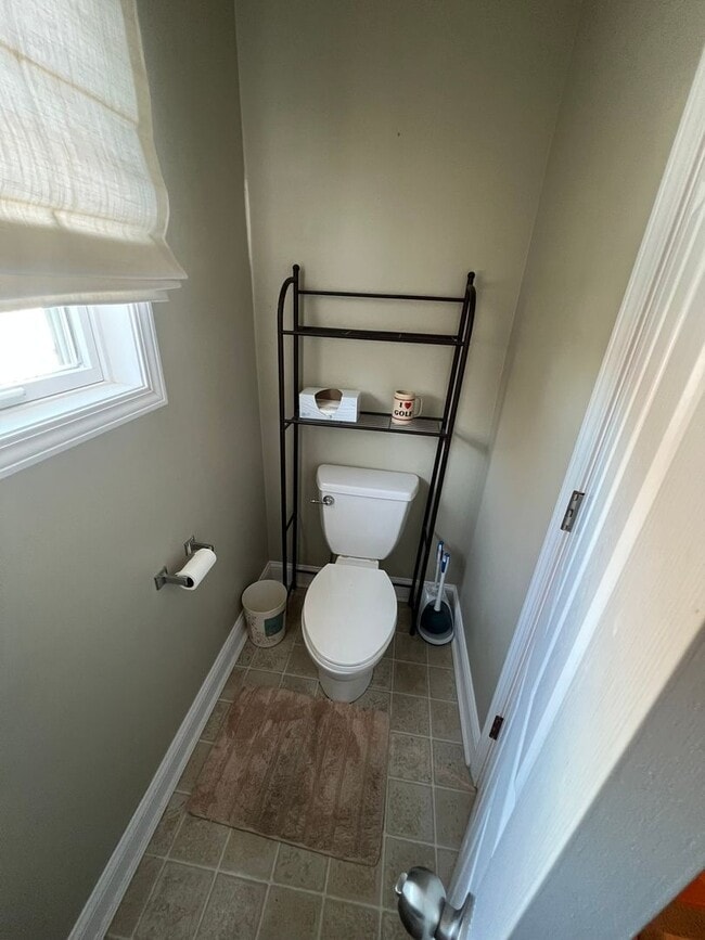 Building Photo - Great family home next door to Edwards Elementary in west Ames-4 bedroom 3 1/2 baths, 2 car garag...