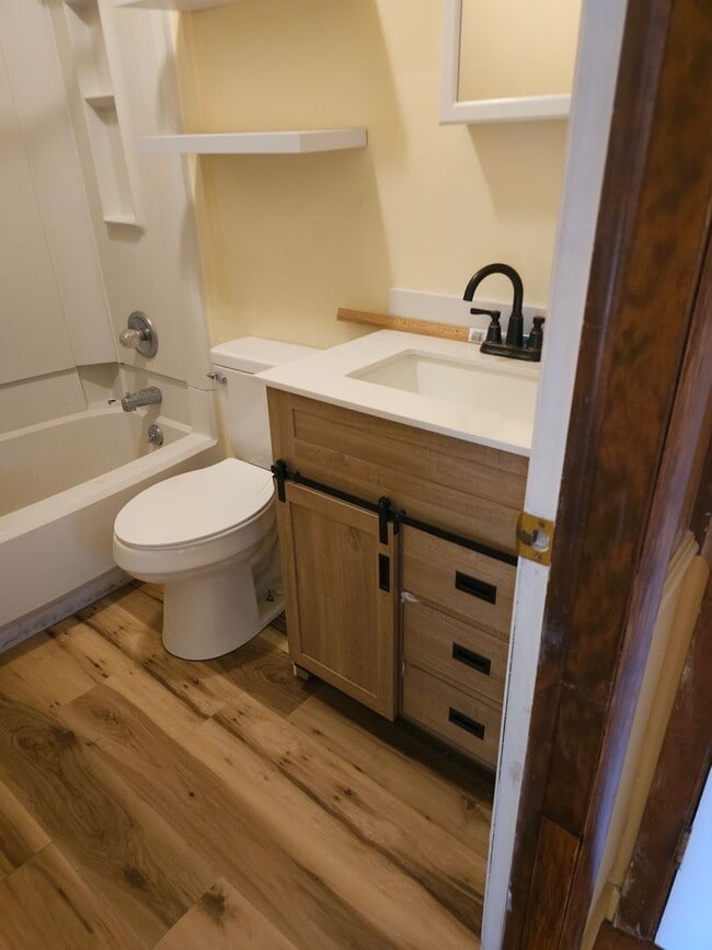 Building Photo - Ruckersville, -1 bedroom/1 bath, Terrace a...