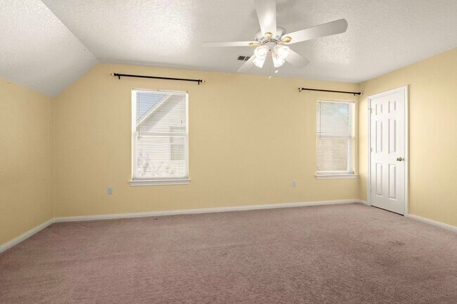 Building Photo - 3212 Glastonbury Dr