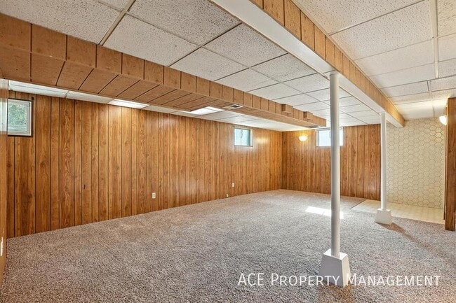 Building Photo - 4586 Wentworth Dr