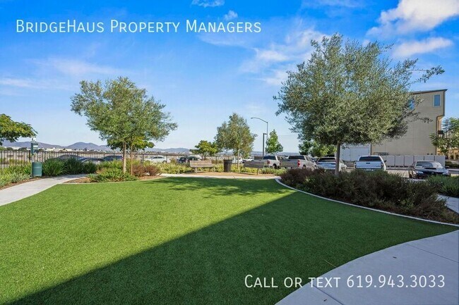 Building Photo - 5480 Seacliff Pl