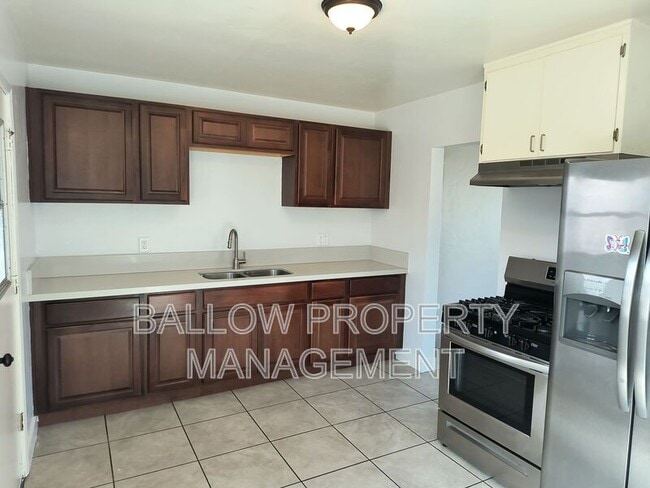 Building Photo - 499 H St