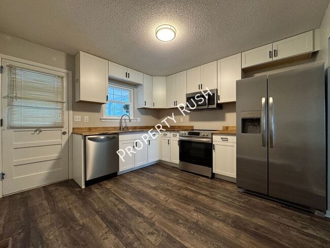 Building Photo - 3637 Missionaire Ave