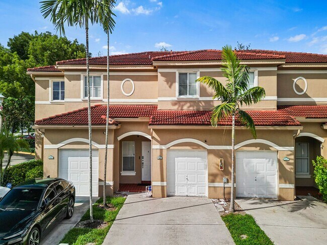 Building Photo - 7923 N Southwood Cir