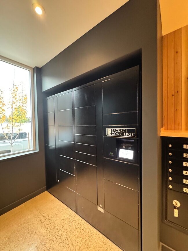 Building Photo - FURNISHED: UTILITIES PAID BY OWNER: (TWO MONTH MOVE-IN RATE OPTION) NWX tastefully furnished 1 be...