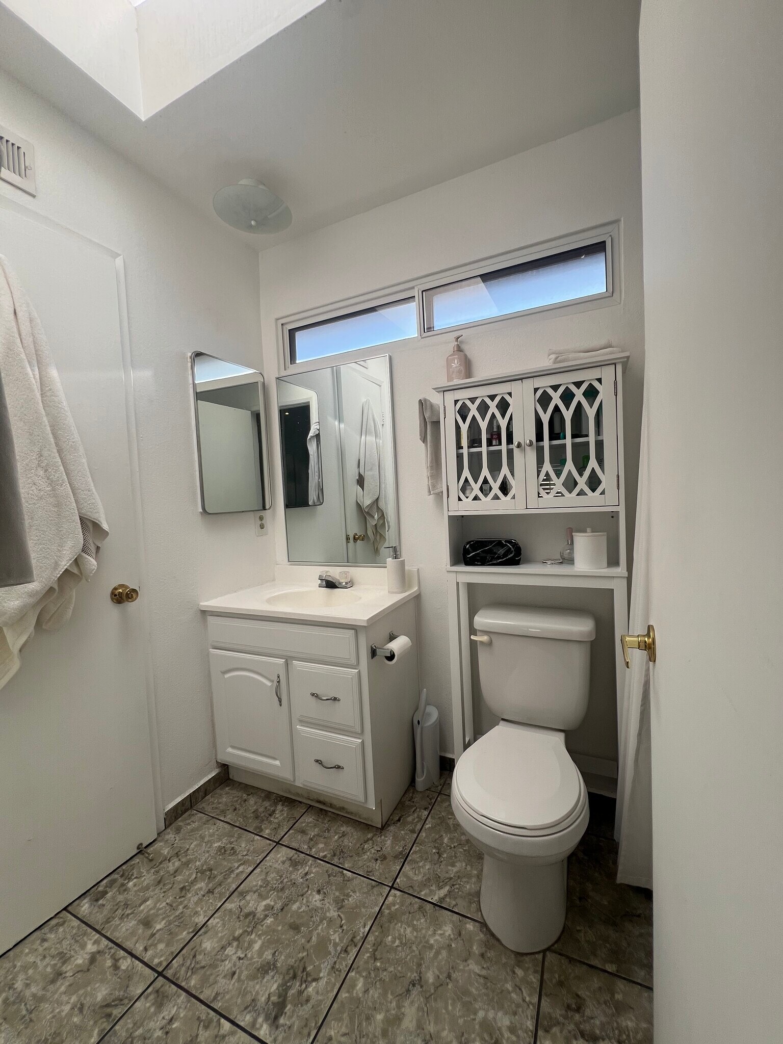 Building Photo - 9601 Sylmar Ave