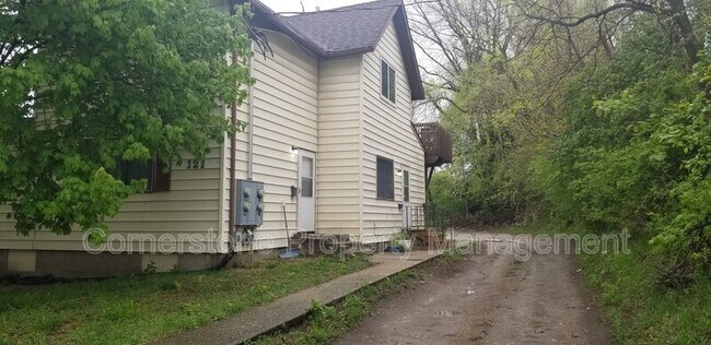 Building Photo - 121 N 3rd St