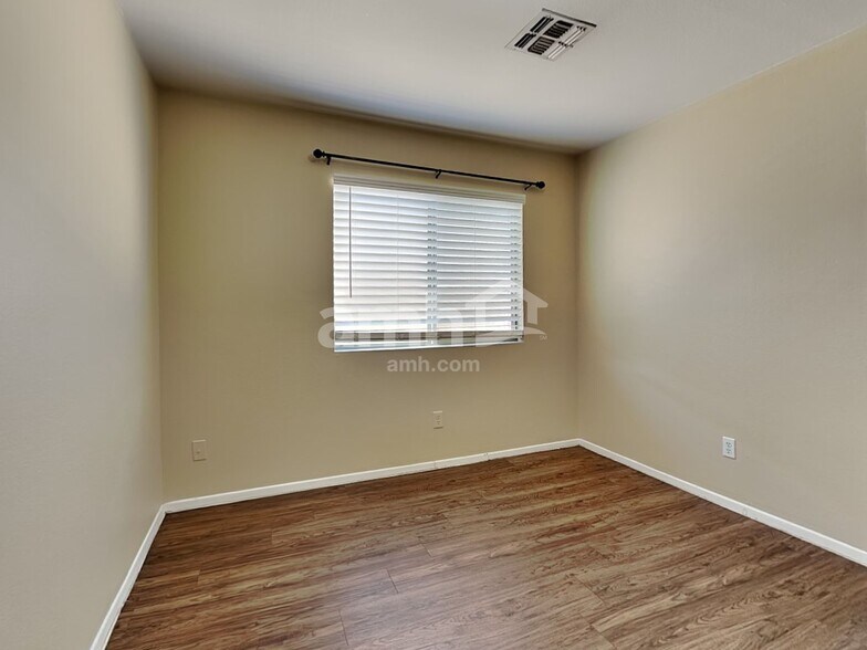 Building Photo - 8508 W Hazelwood St