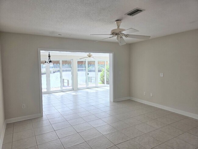 Building Photo - 11462 W Bayshore Dr