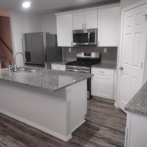 Building Photo - 6122 Scott Way