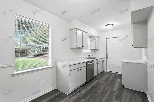 Building Photo - 4425 Central Ln