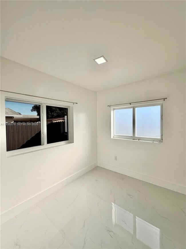 Building Photo - 5051 SW 128th Ct